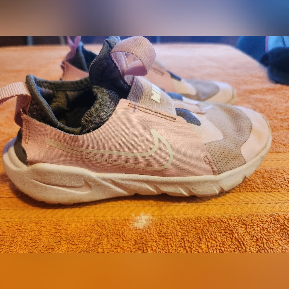 Nike 12.5 girl shoes